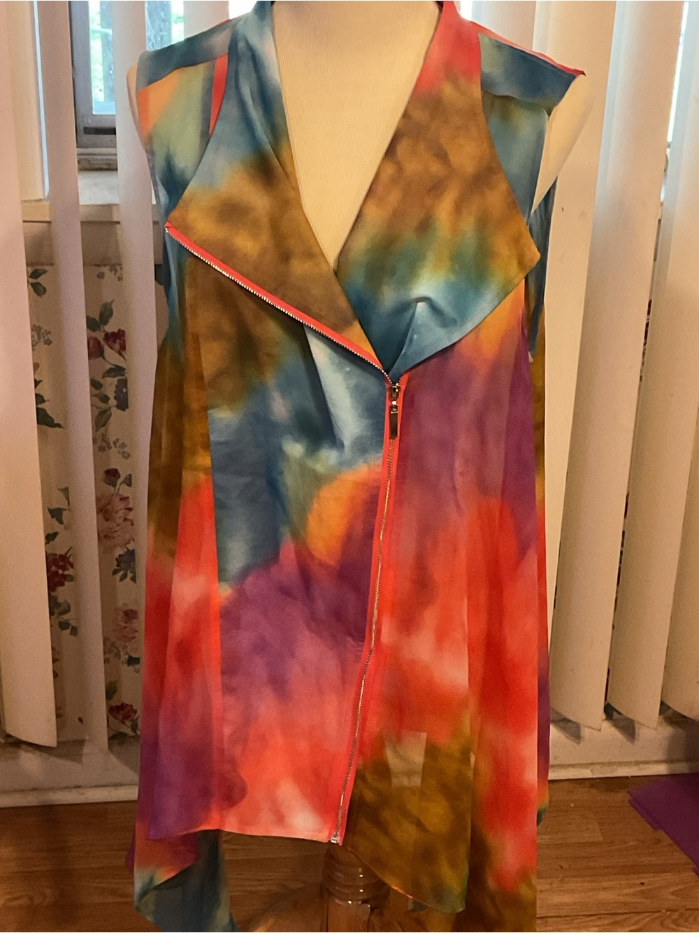 RADZOLI  VIBRANT Tie-Dye Sleeveless Full Zip Flowy Top Sheer SZ.M. 44x30 Boho